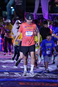 BIB: 4039, 345
                            <button type="button" onclick="openModal(26225466)" class="btn btn-primary btn-sm float-right btn-popup" data-toggle="modal" data-target=".modal-high-quality">
                        <i class="fas fa-shopping-cart"></i> Add to Cart
                    </button>
                                            <button type="button" onclick="isThisMe(26225466, true)" class="btn btn-success btn-sm float-right btn-popup btn-isme hidden" data-toggle="tooltip" data-placement="bottom" title="นี่คือรูปของคุณใช่ไหม คลิกที่นี่เพื่อเอาเข้าอัลบั้ม">
                        <i class="fas fa-plus"></i> Add to album
                    </button>
                    <button type="button" onclick="isThisMe(26225466, false)" class="btn btn-warning btn-sm float-right btn-popup btn-isnotme hidden">
                        <i class="fas fa-ban"></i> Remove from album
                    </button>